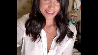 Masturbating fhad &#039;s a bha i a charaid a b&#039;fheàrr dhi&#039; dèanamh na h-aon