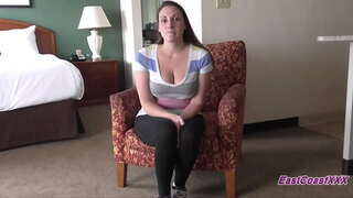 Groot Tiete, MILF suig en naai twee ouens in oudisie