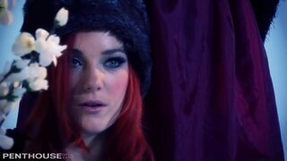 Penthouse Lesbiana Dani sy Marie fuck tsirairay ao amin&#039;ny oram-panala