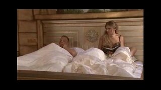 Blonde Däitsch ganz ungezogen net Hir Zäit verschwenden an fickt mat zwéi